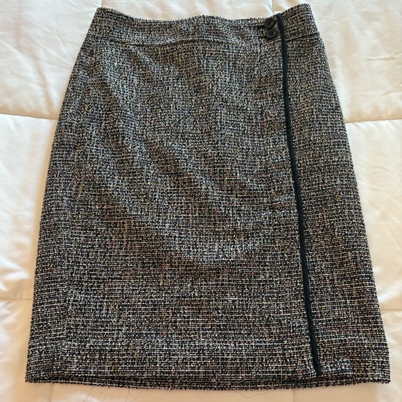 Ann Taylor Women’s Black and Gray Pencil Skirt - Picture 1 of 8